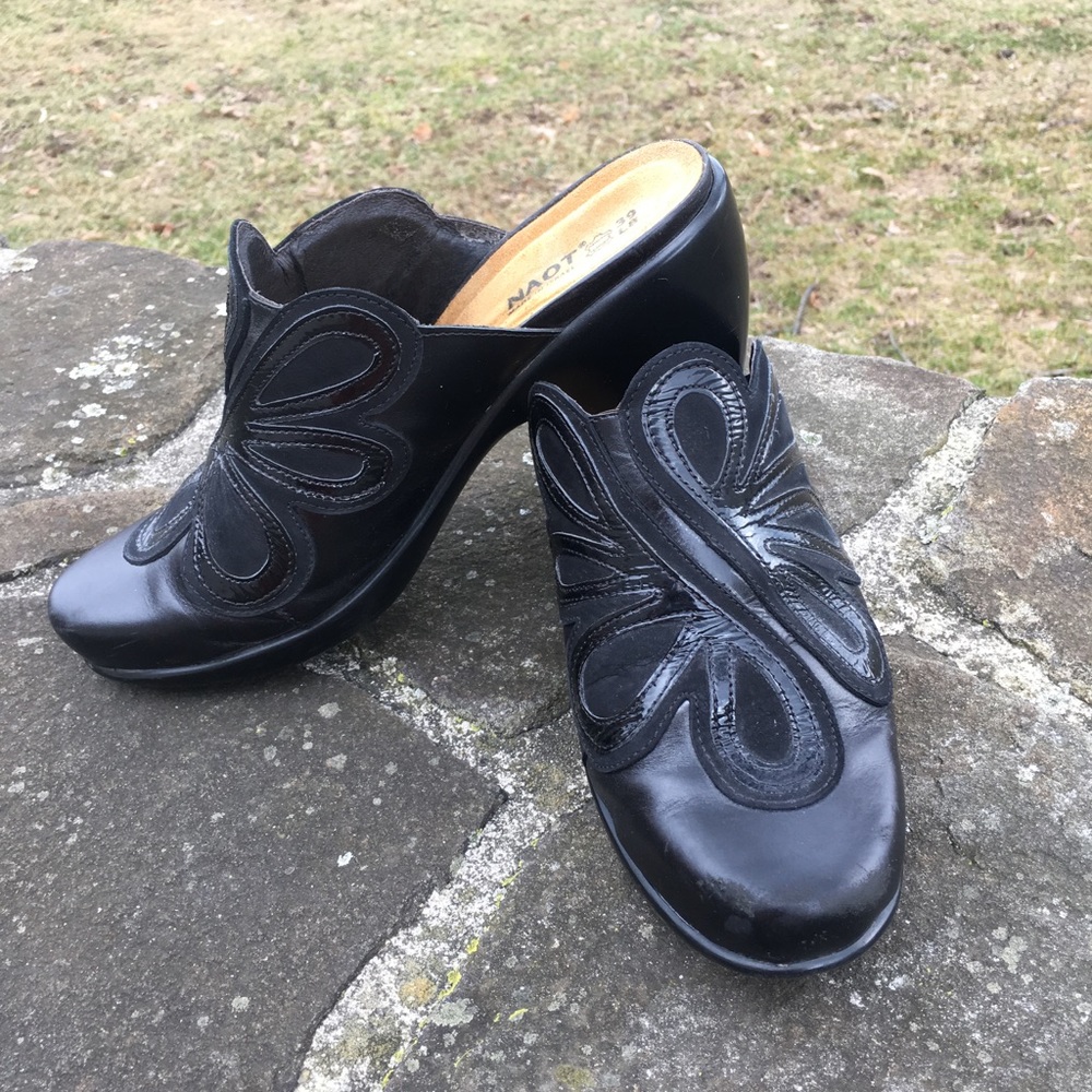 Naot adore clogs